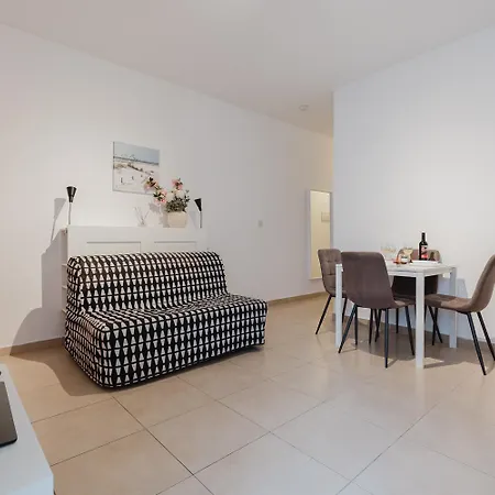 Tropea Court 6b By Homely Apartament *