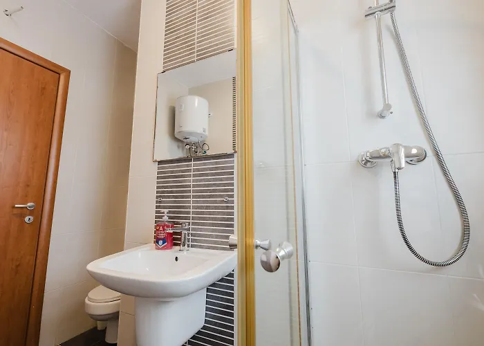 Tropea Court 6b By Homely شقة