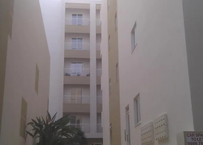 Tropea Court 6b By Homely * سليمة